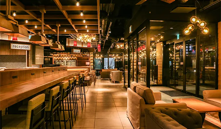 오사카시 최대의 번화가 오피스 거리가 집결한 거리.