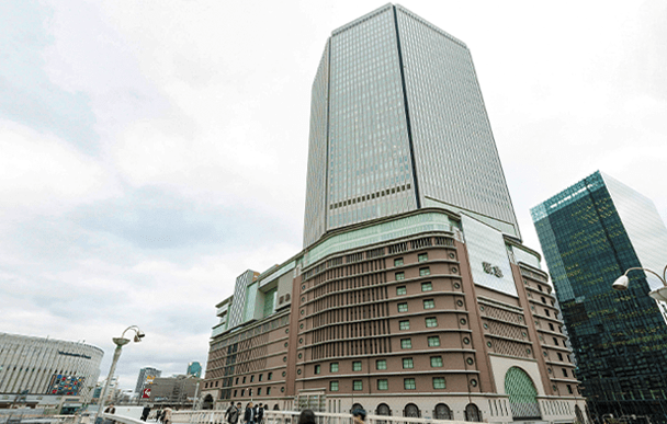 오사카 에키마에 패션 빌딩 1